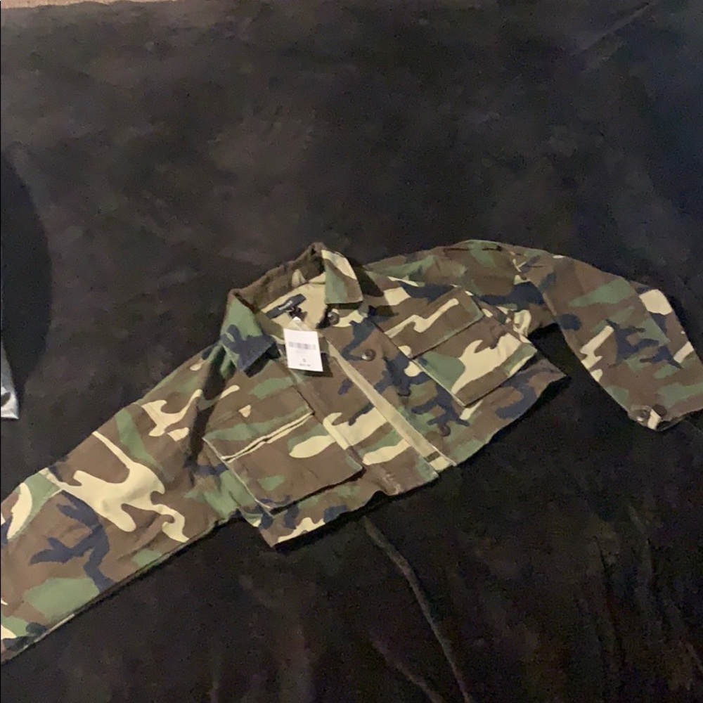 Camo cropped jacket NWT never worn